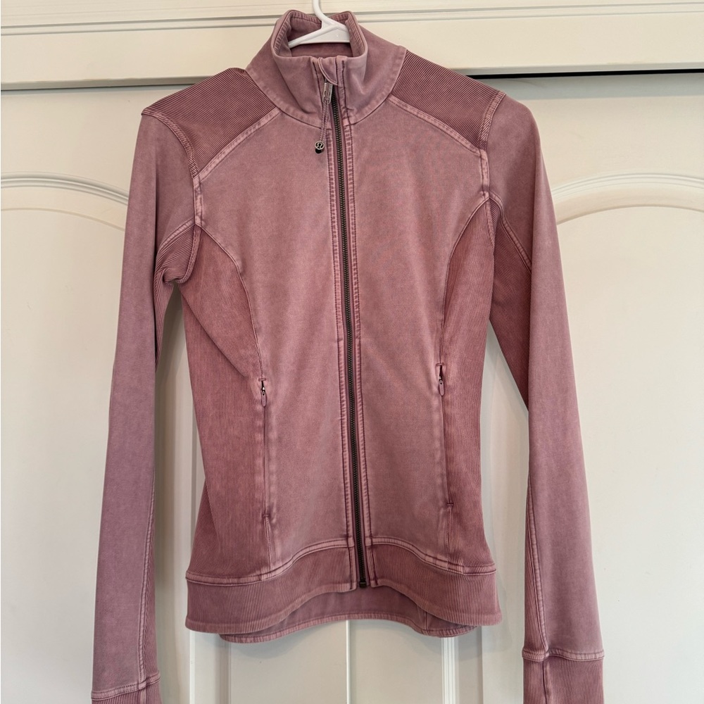 Lululemon jacket size 4